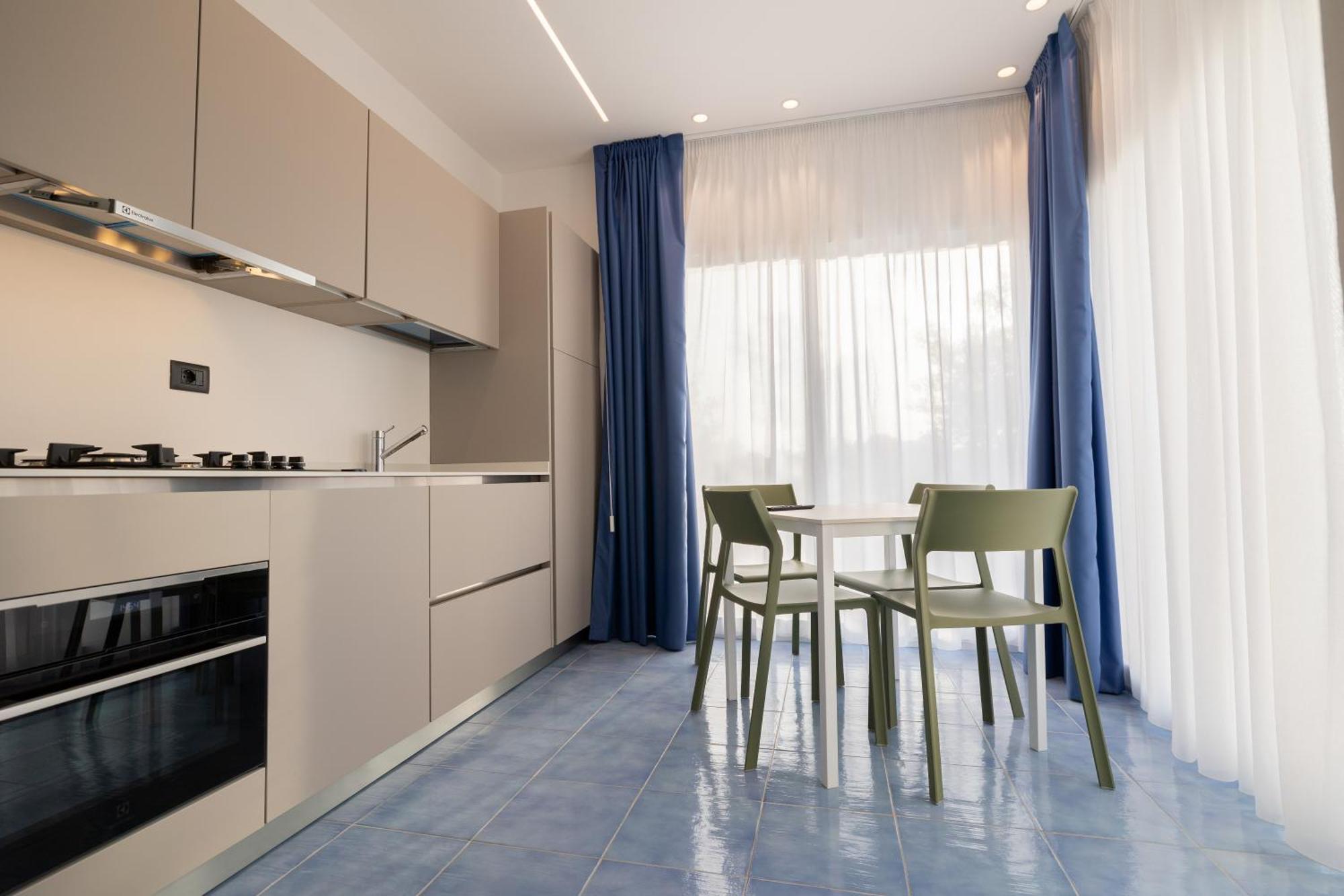 Aura Maris Beach Residence Mazzaforno Чефалу Екстериор снимка
