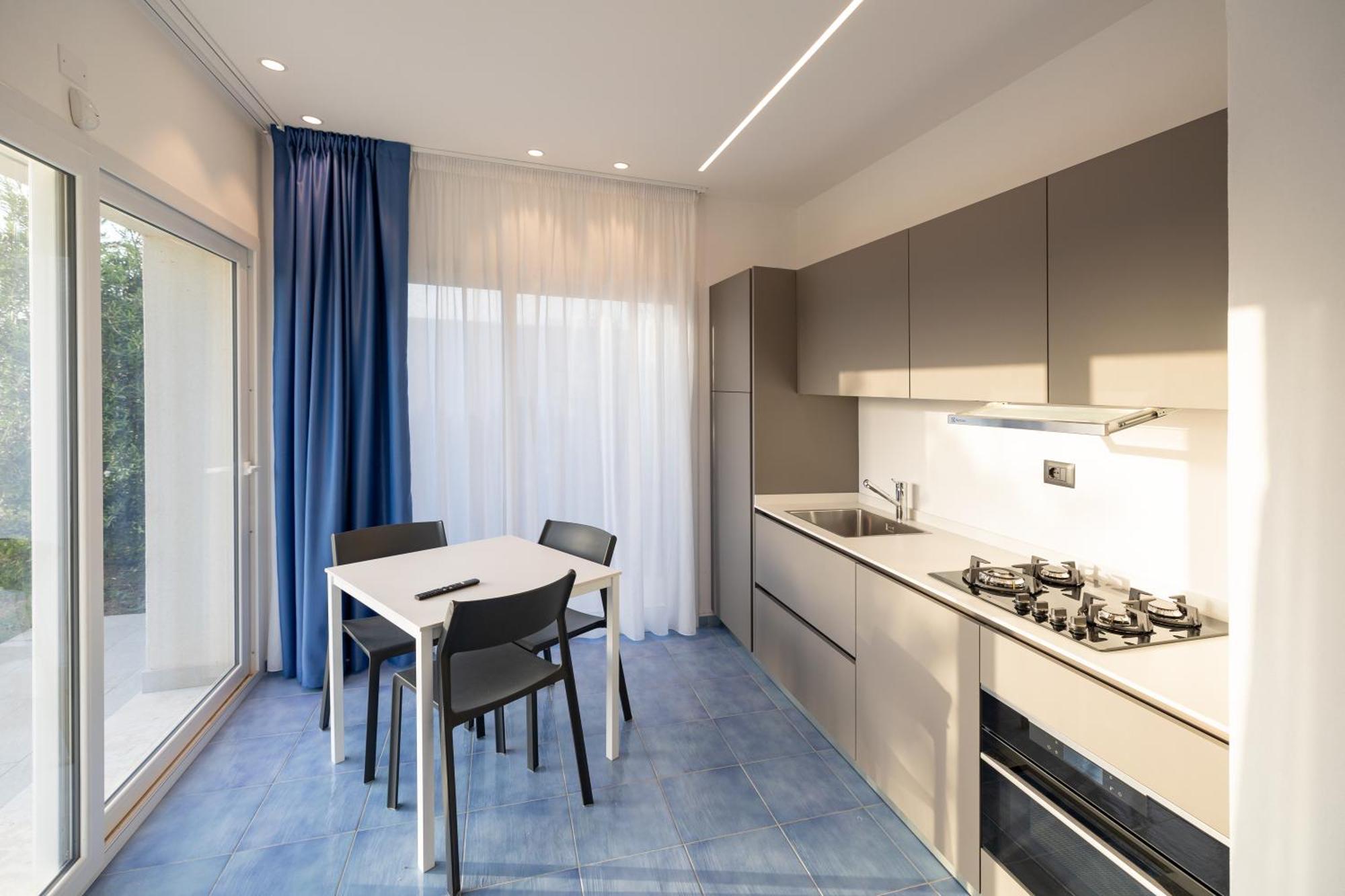 Aura Maris Beach Residence Mazzaforno Чефалу Екстериор снимка